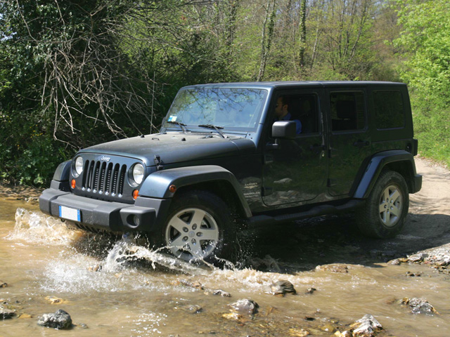 immagine automobile jeep wrangler-3p