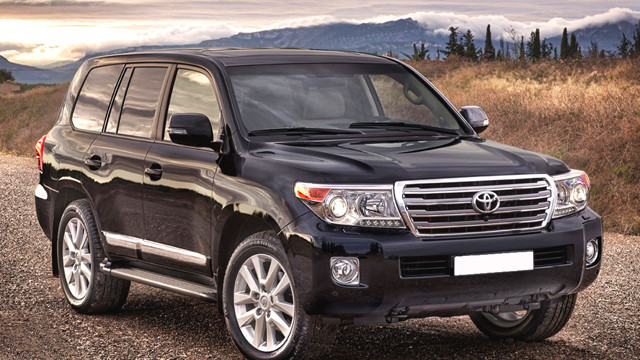 immagine automobile toyota land-cruiser-v8