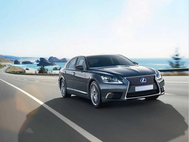 immagine automobile lexus ls