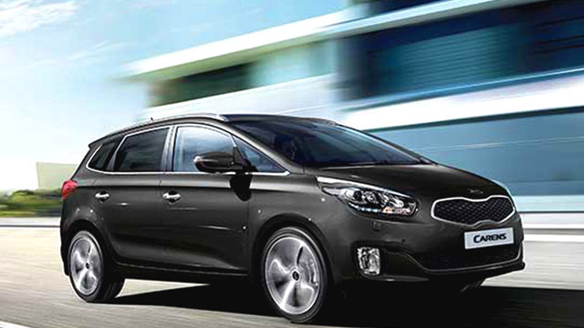 immagine automobile kia carens