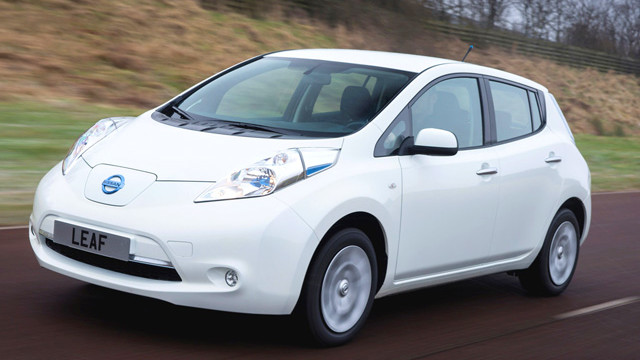 immagine automobile nissan leaf