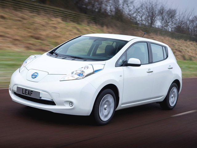 immagine automobile nissan leaf