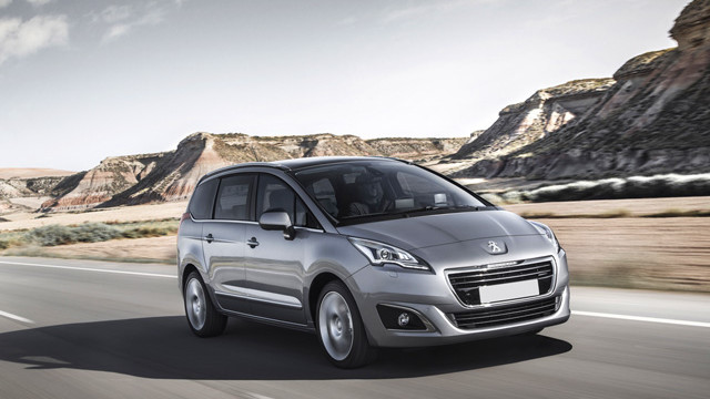 immagine automobile peugeot 5008