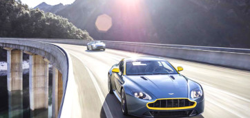 immagine automobile aston-martin v8-coupe