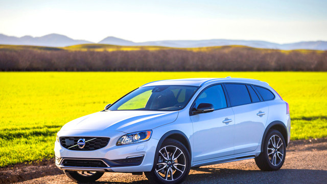 immagine automobile volvo v60-c-country