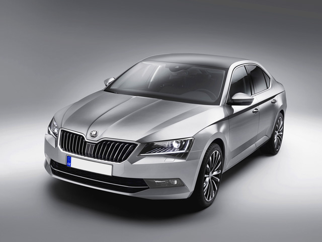 immagine automobile skoda superb-berlina