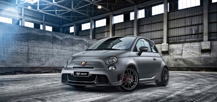 immagine automobile abarth 695