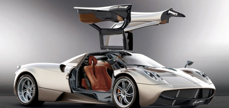 immagine automobile pagani huayra